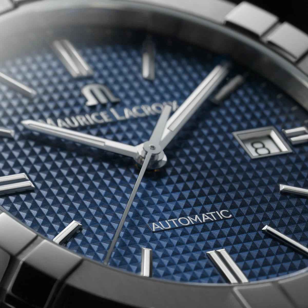 MAURICE LACROIX AIKON AUTOMATIC DATE AI6008-SS002-430-1